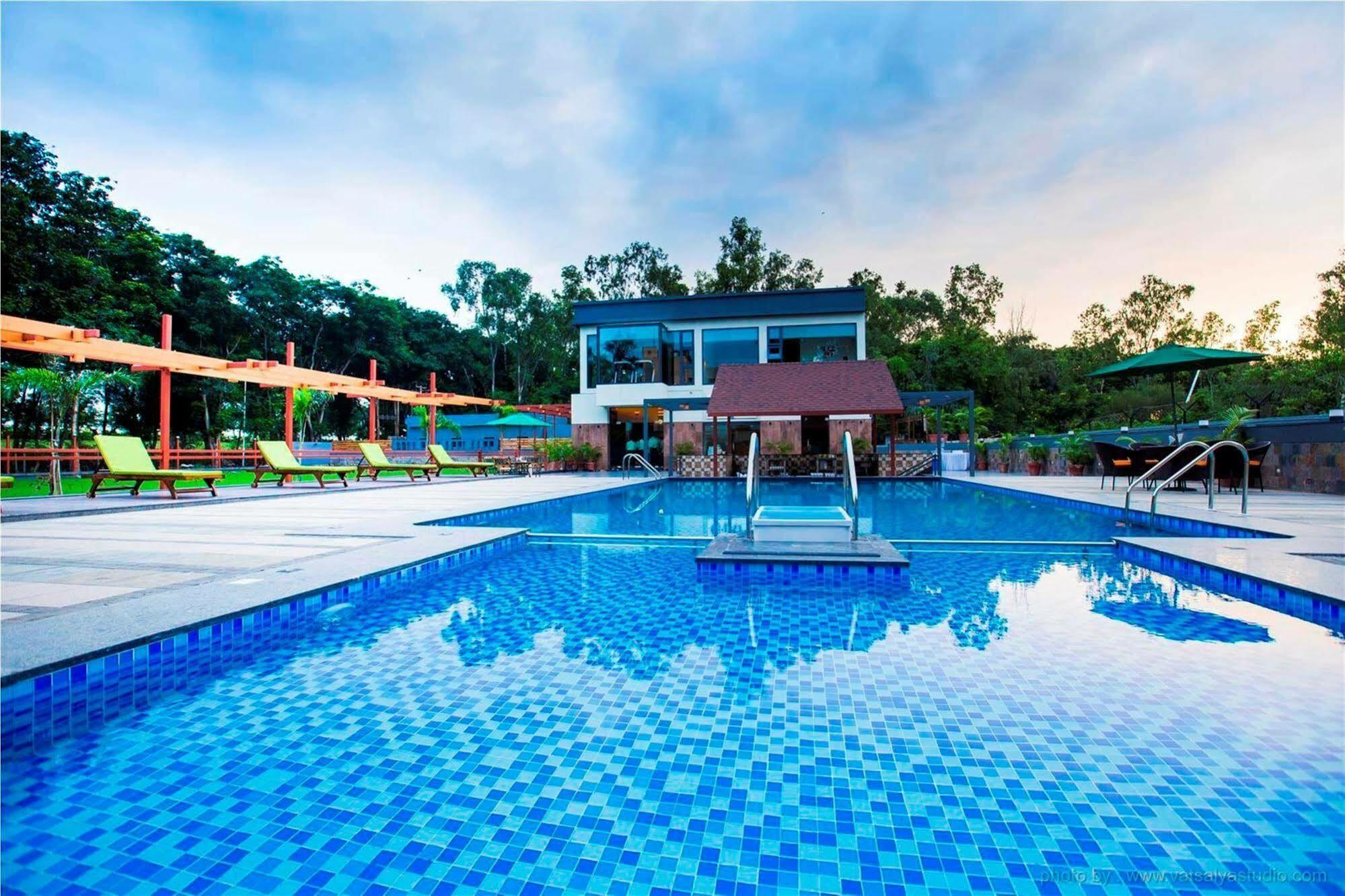 Vits Shalimar, Ankleshwar Hotell Eksteriør bilde